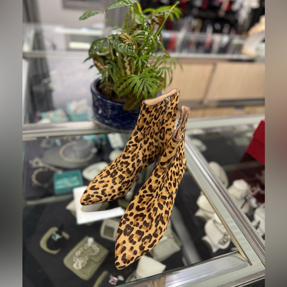 Loeffler Randall Animal Print Sz 8 Boots